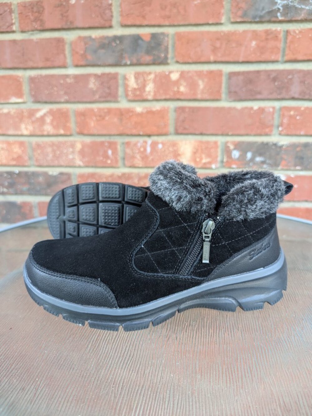 Women's Skechers Black Leather Ankle Boots Shoes Size 7
